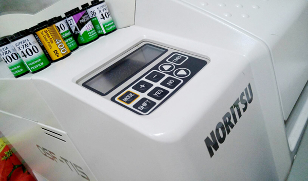 ノーリツフィルム現像機 Qsf T15 の液交換をしました D Mall大正堂写真 カメラ買取 販売の専門店